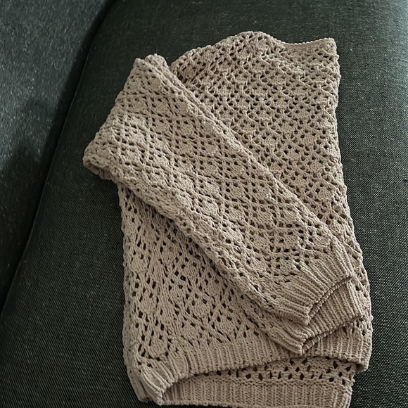 i am selling a over sweater -Never Worn- - Picture 5 of 5